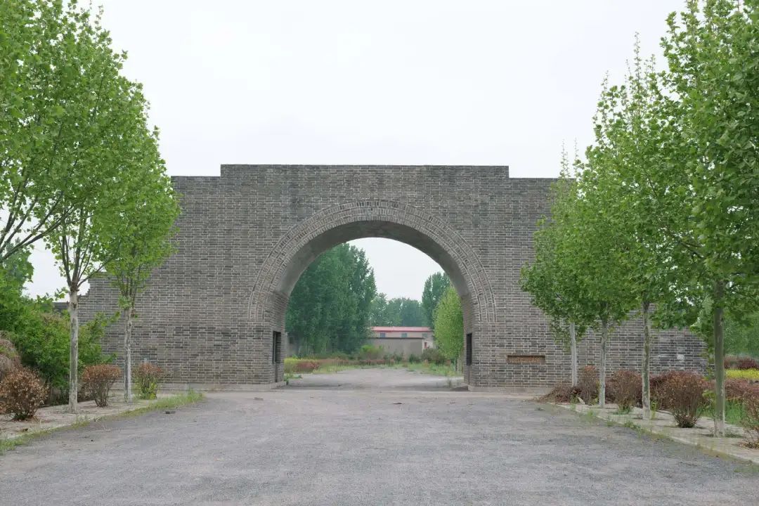 DƬ